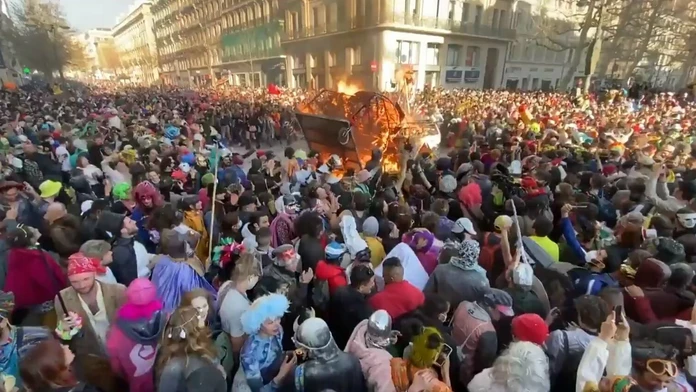 Ilegálny karneval v Marseille