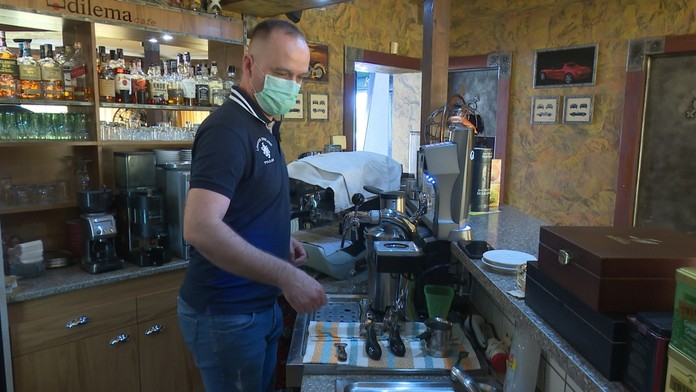 Esra Ronabar v detstve