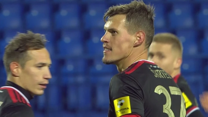Martin Škrtel sa teší so spoluhráčmi z Trnavy.