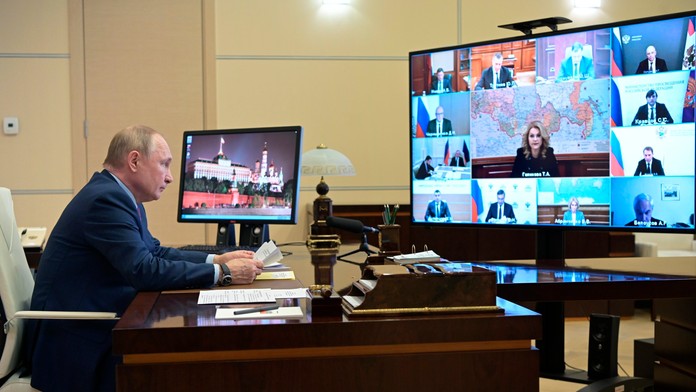 USA a Rusko vedú informačnú vojnu. Odborníci sa vyjadrili k taktike oboch krajín