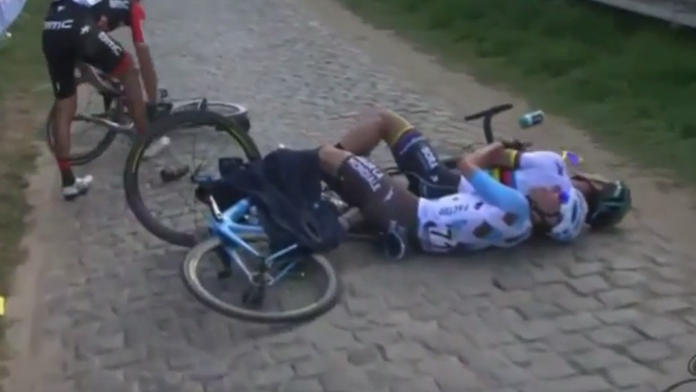 Pád Petra Sagana na pretekoch Okolo Flámska.