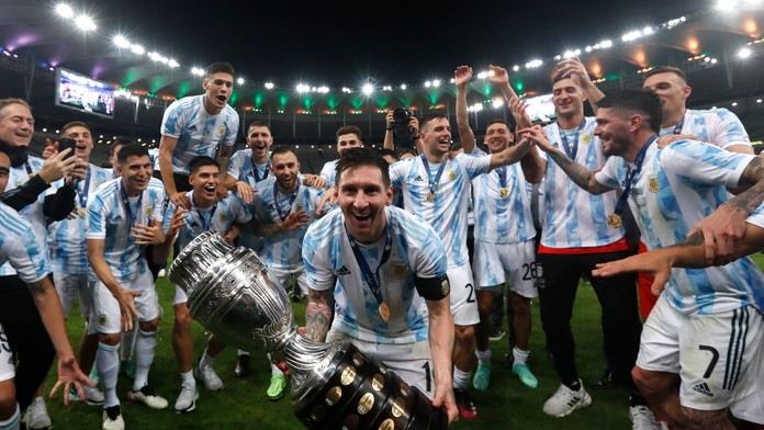 Argentínska radosť po zisku trofeje.