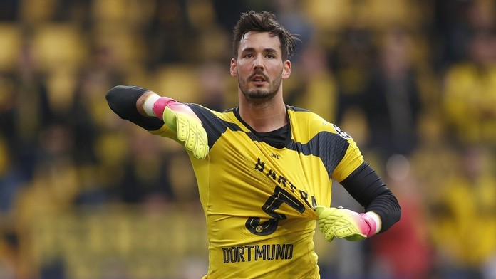 Brankár Dortmundu Bürki nemôže po útoku na autobus spávať