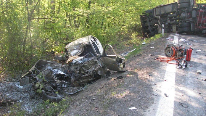 Vodička Renaultu nezvládla riadenie, s autom prešla do protismeru.