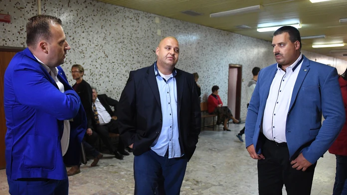 Branislav Paška (vpravo) na archívnej snímke z roku 2017 na súde v Košiciach. 