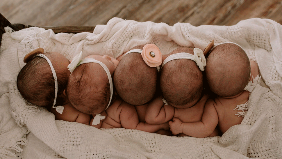 Chceli ešte jedno dieťa. Lesbickému páru sa však narodili pätorčatá