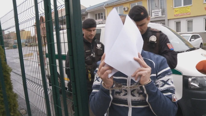 Opitý policajt.