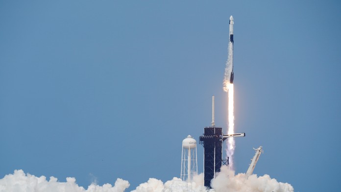 Superstaristka ukázala tetovanie..mp4