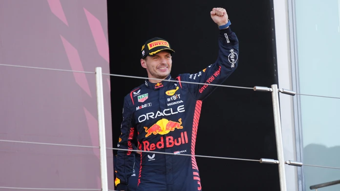 Max Verstappen ovládol preteky aj v Japonsku. Red Bull triumfoval v Pohári konštruktérov