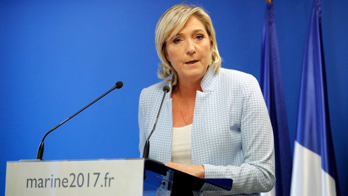 Šéfka Národného frontu Marine le Penová