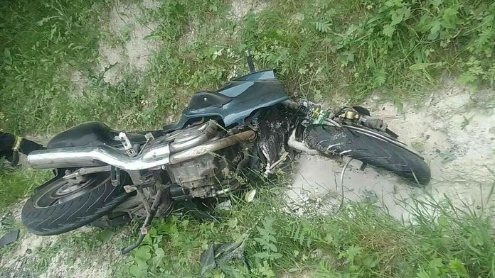 Na Bukovej sa motorkár čelne zrazil s kamiónom.