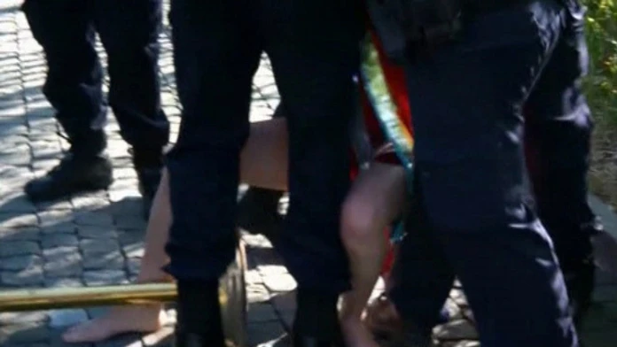 Femen vo Švajčiarsku.