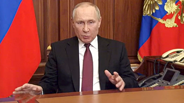 Ruský prezident Vladimir Putin počas prejavu k národu v Moskve.