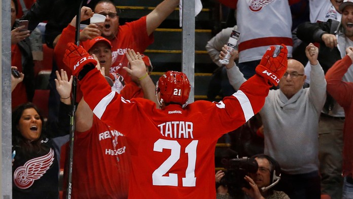 Tomáš Tatar sa teší zo streleného gólu.