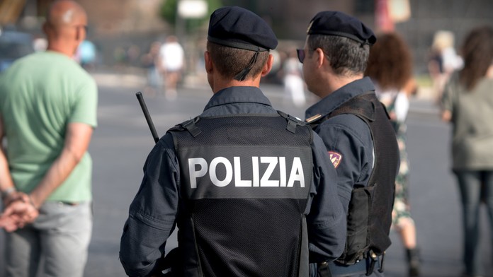 Ako z filmového plátna. Gang seniorov vykrádal talianske pošty, jednu z akcií im pokazili problémy s prostatou