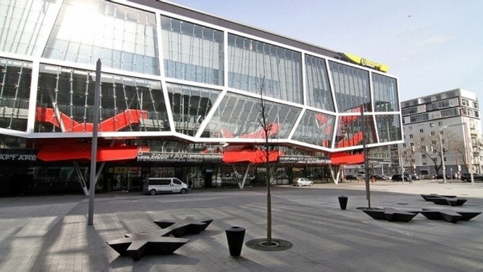 arena3_97418.jpg