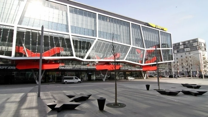 arena3_97418.jpg