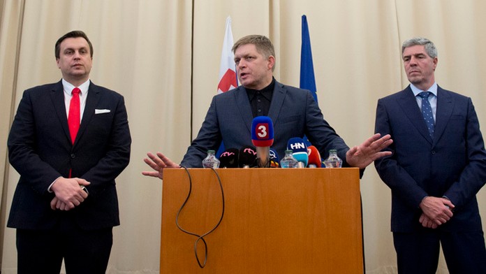 Predseda Andrej Danko, predseda vlády Robert Fico a podpredseda NR SR Béla Bugár.
