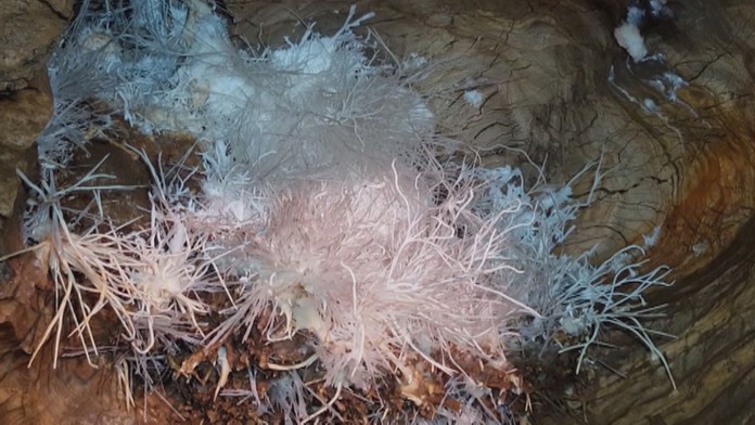 Unikátna Ochtinská aragonitová jaskyňa.