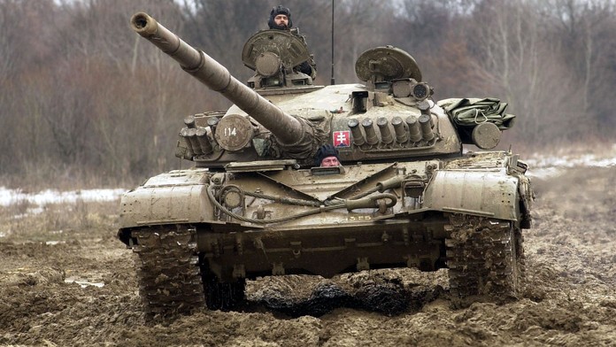 Darujeme Ukrajine ďalšiu vojenskú techniku? Hovorí sa o našich tridsiatich starých tankoch T-72