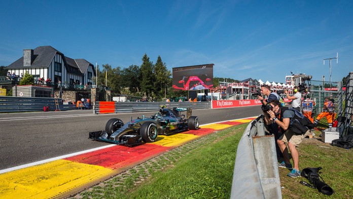 Jazdec tímu Mercedes Nico Rosberg na VC Belgicka.