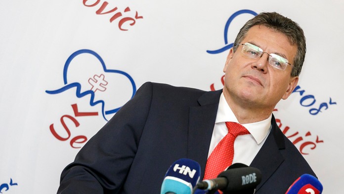 Maroš Šefčovič počas oznamovania prezidentskej kandidatúry.