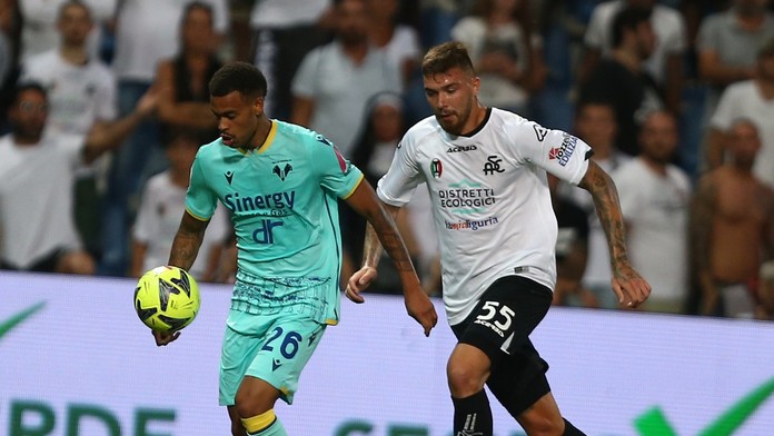 Hellas Verona sa zachránil v najvyššej talianskej súťaži, keď zdolal Speziu. Duda nehral pre zranenie