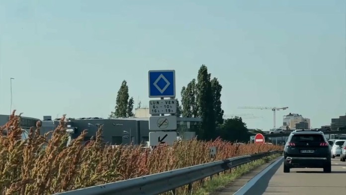 Francúzov privádza do rozpakov nová dopravná značka. Jej nerešpektovanie môže vyjsť poriadne draho