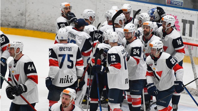 Slovan postúpil zo štvrťfinále bez prehry, rozhodli Zigo a Harris