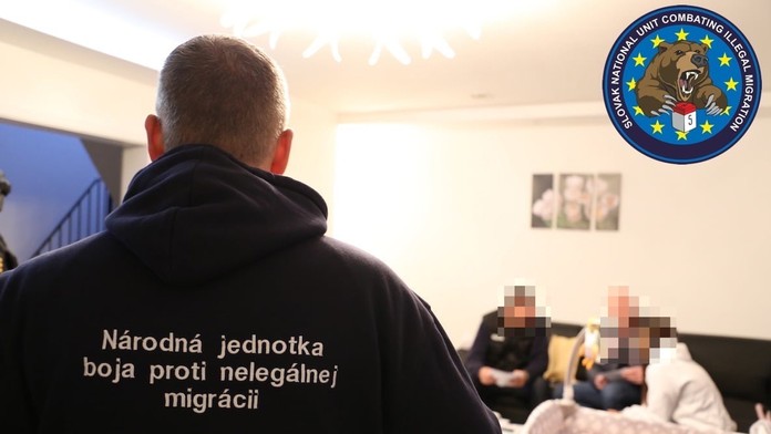 Na Jennifer Lopez kričali aktivisti