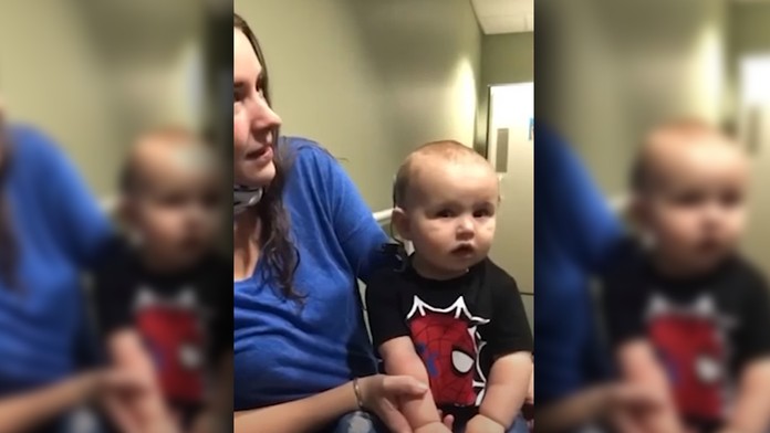 Everett Colley prvýkrát počul svojich rodičov.