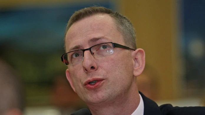 Český poslanec priznal, že je gej. Jeho rozhodnutie ovplyvnila aj tragédia v Bratislave