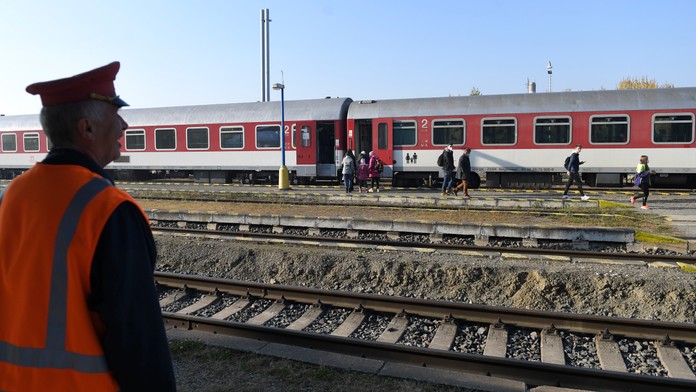 Tretina vlakov sa rušiť nebude. Železničiari dostanú chýbajúce milióny