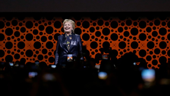 Bývalý americká ministerka zahraničných vecí Hillary Clintonová. 