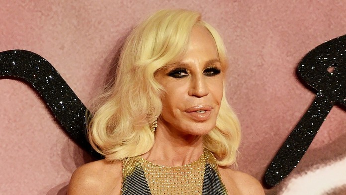 Donatella Versace po toľkých plastikách. Jednoducho katastrofa!