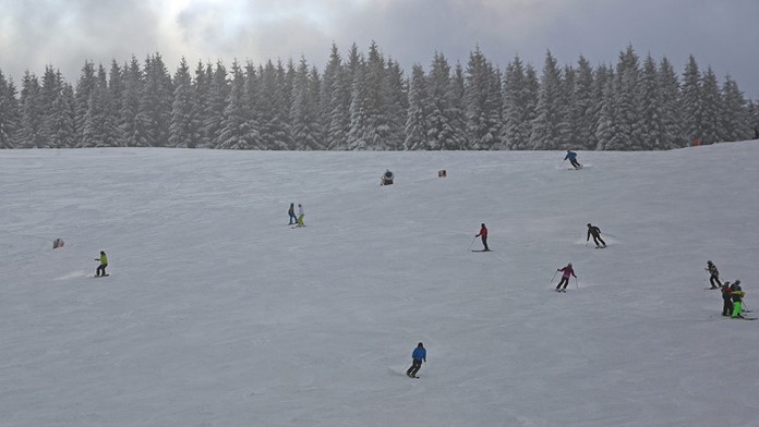 Dráma na lyžiarskom kurze na Malinom Brde: Jedna žiačka v bezvedomí, viacerí sa sťažovali na nevoľnosť