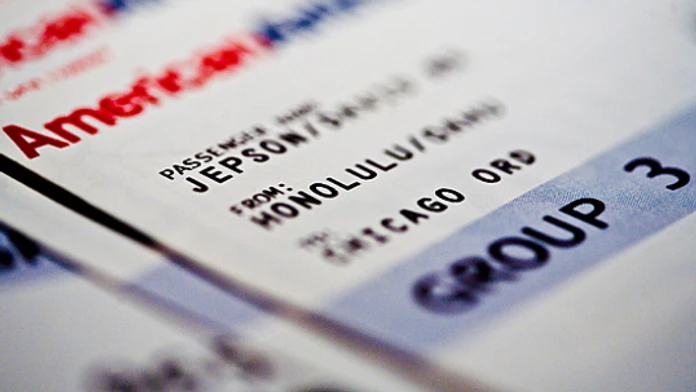 Úsmevná situácia na letisku. Aerolínie čakali malé dievčatko, prišla však vyše storočná seniorka