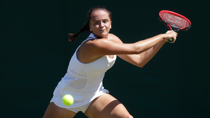 Viktória Kužmová na Wimbledone.