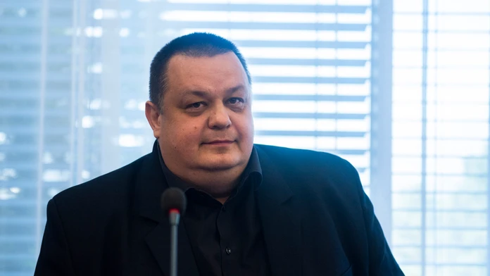 Na snímke hlavný hygienik Ján Mikas.