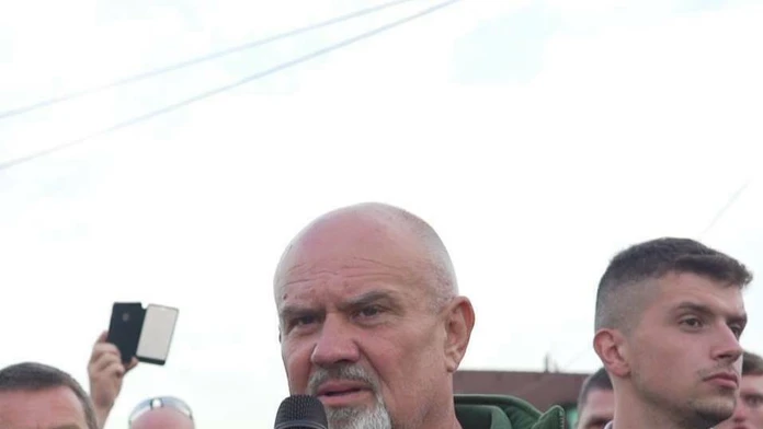 Na Domaši začali odstraňovať nelegálne stavby.