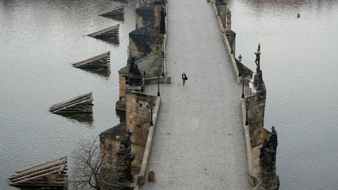 Karlov most v Prahe.