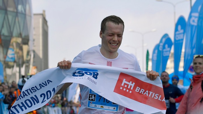 Čech Jiří Čípa v cieli Bratislavského maratónu