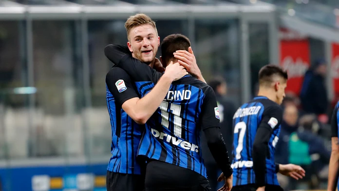 Milan Škriniar (vľavo) sa teší zo streleného gólu. 