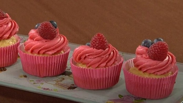 kokosovo-malinovy-cupcake-od-dolce-tinky.jpg