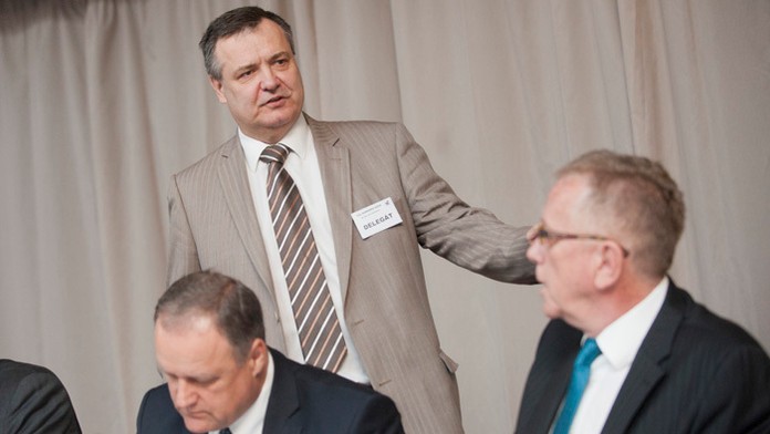 Dárius Rusnák ako delegát na kongrese SZĽH.