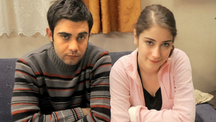 Olivier Giroud s trofejou.