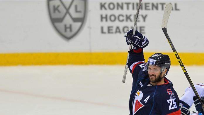 Na snímke Marek Viedenský (Slovan) sa teší po strelení gólu.