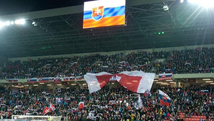 Slovenskí futbalisti oslavujú gól v kvalifikácii ME 2020.