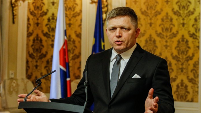 Na snímke Robert Fico