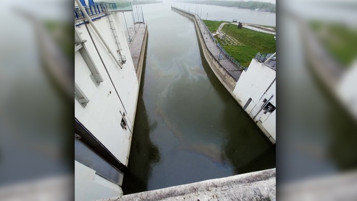 Únik ropy vo vodnom diele Gabčíkovo.